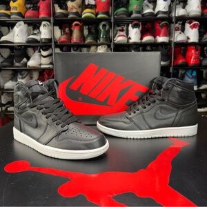 2015 Air Jordan 1 Retro High OG ‘Cyber Monday’ Size 8 Mens